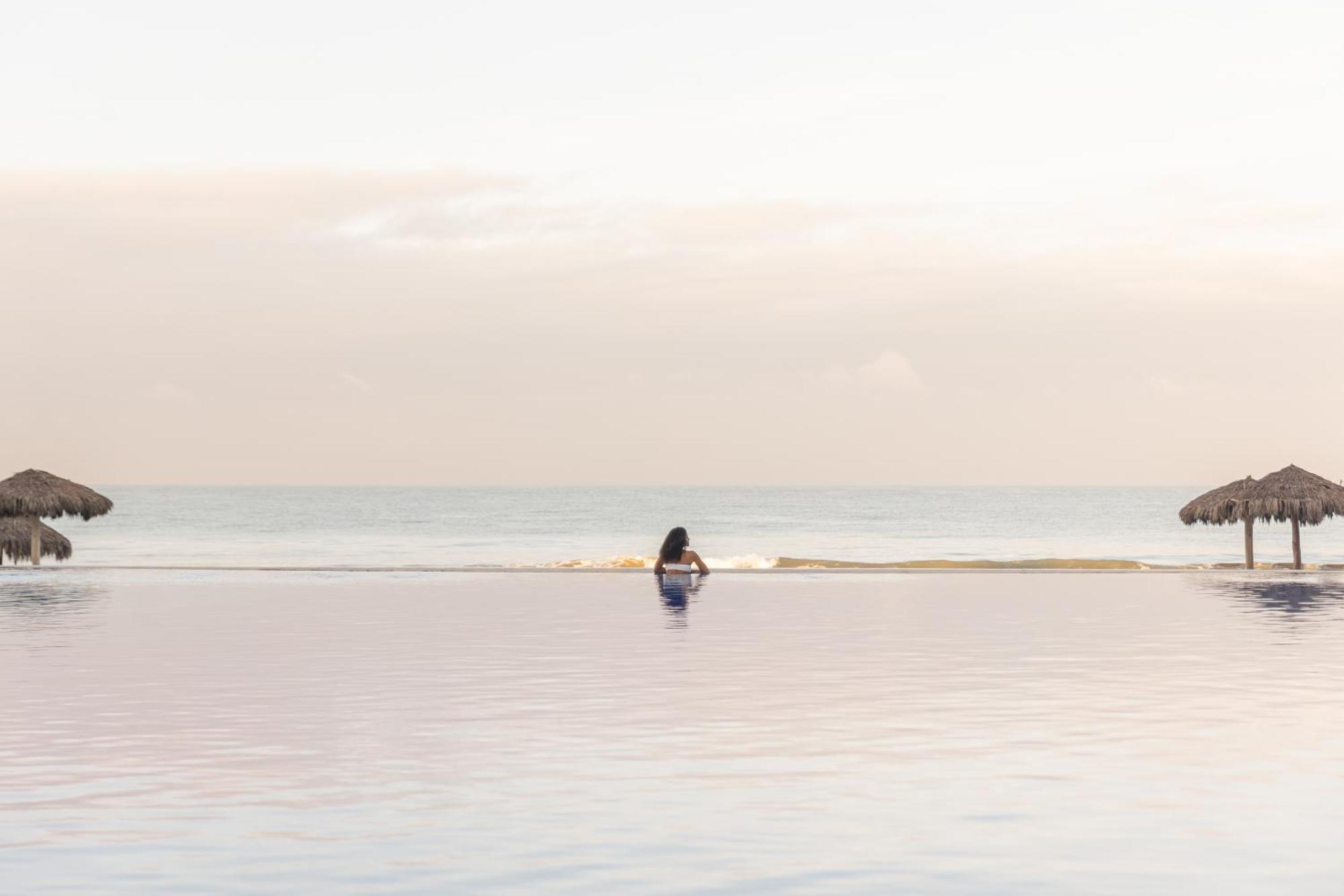 Wyndham Alltra Vallarta, All-Inclusive Resort نويفو فايارتا المظهر الخارجي الصورة